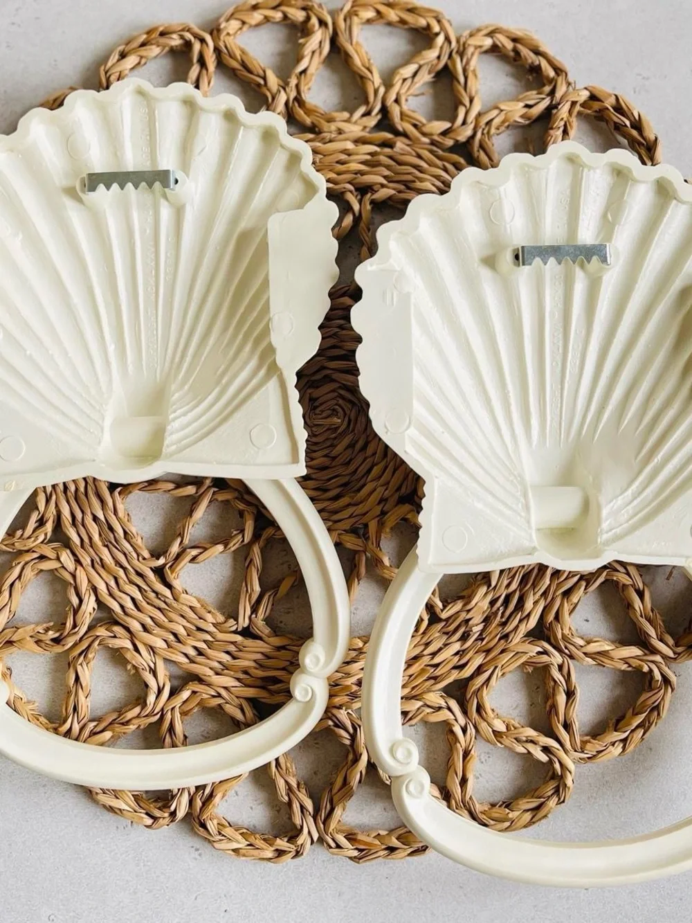 Set of 2 70s Vintage Homco Seashell Scallop Plastic Towel Hangers Coastal